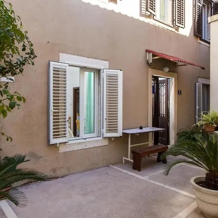 公寓 Family Tokic - One Bedroom With Terrace