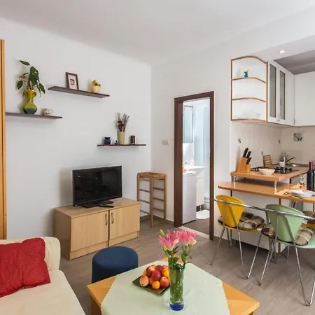 Family Tokic - One Bedroom With Terrace 公寓 *