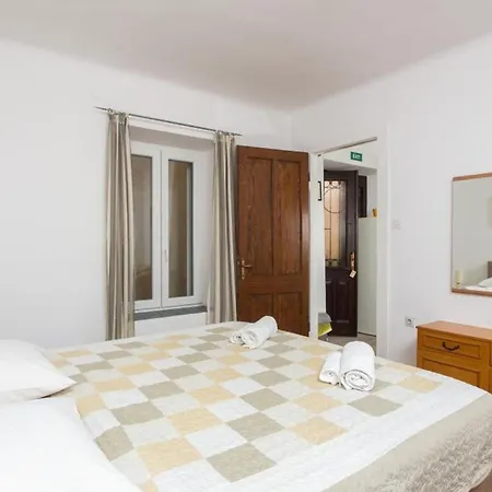 Family Tokic - One Bedroom With Terrace * Dubrovnik